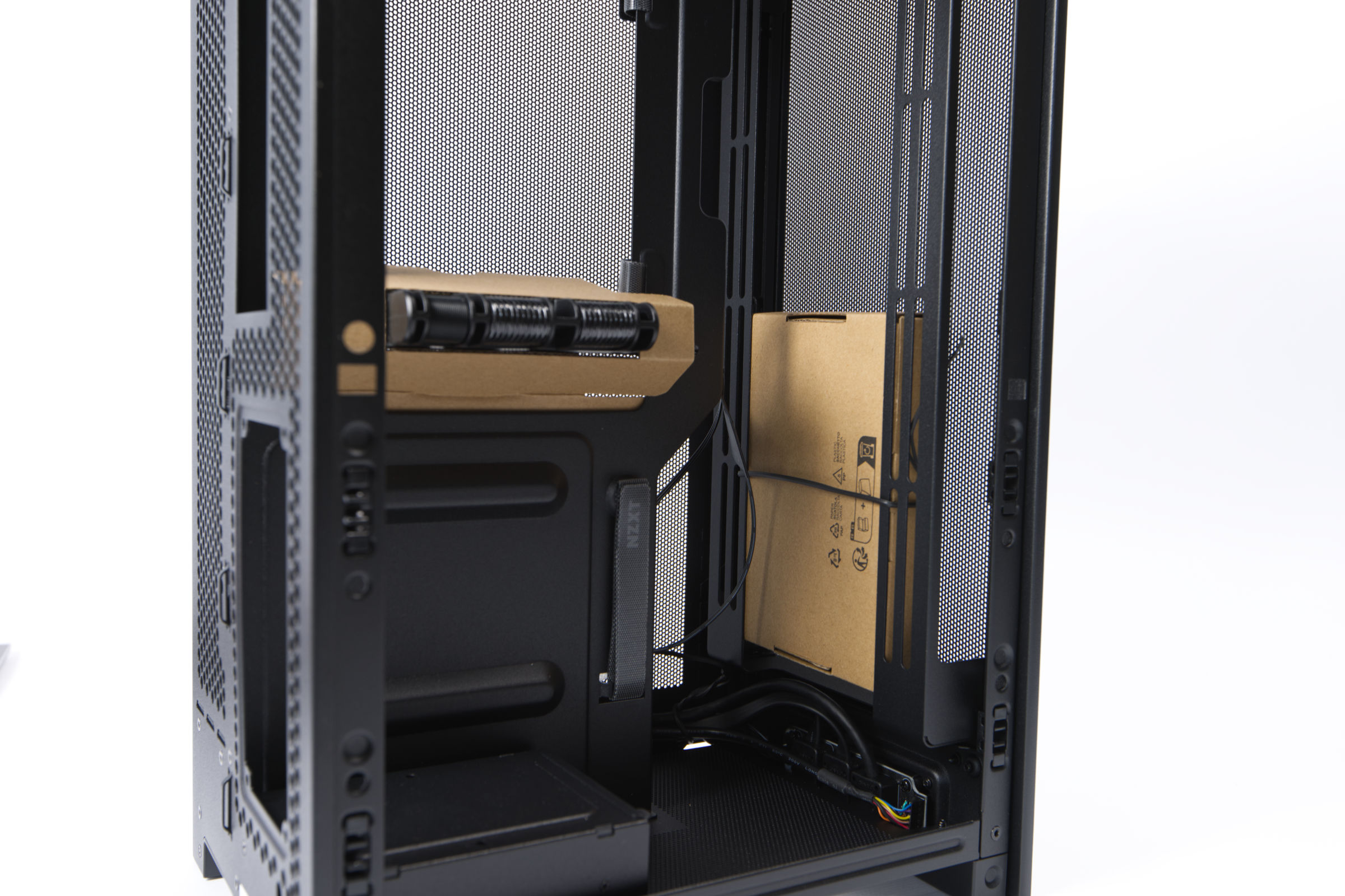 NZXT H2 Flow ausgepackt