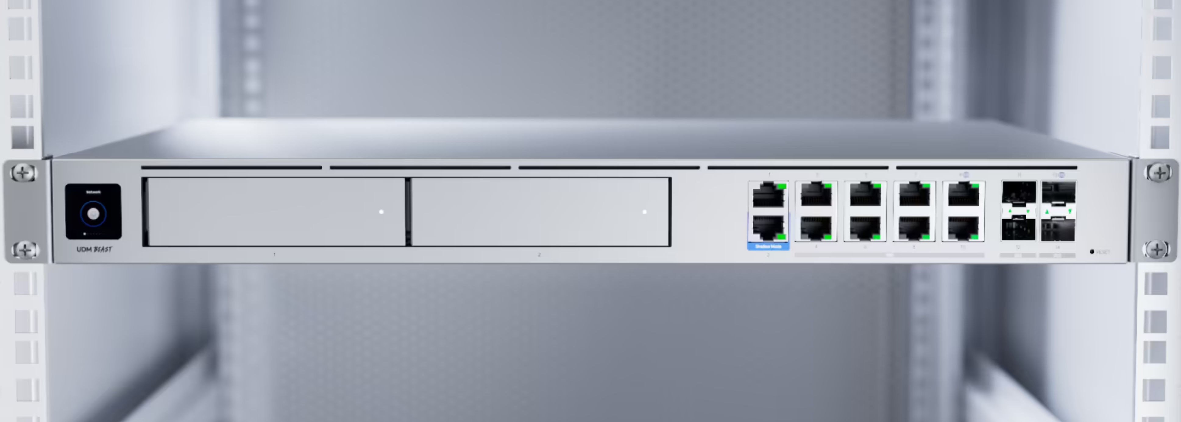 UniFi Dream Machine Beast Cloud Gateway im Rack