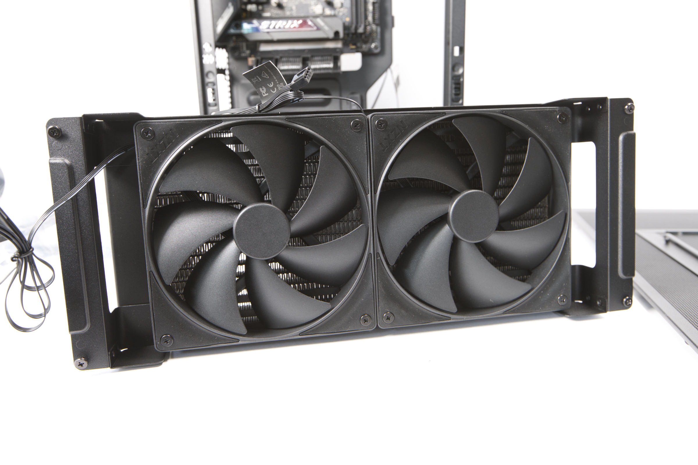 NZXT H2 Flow Radiatormontage mit Lüftern