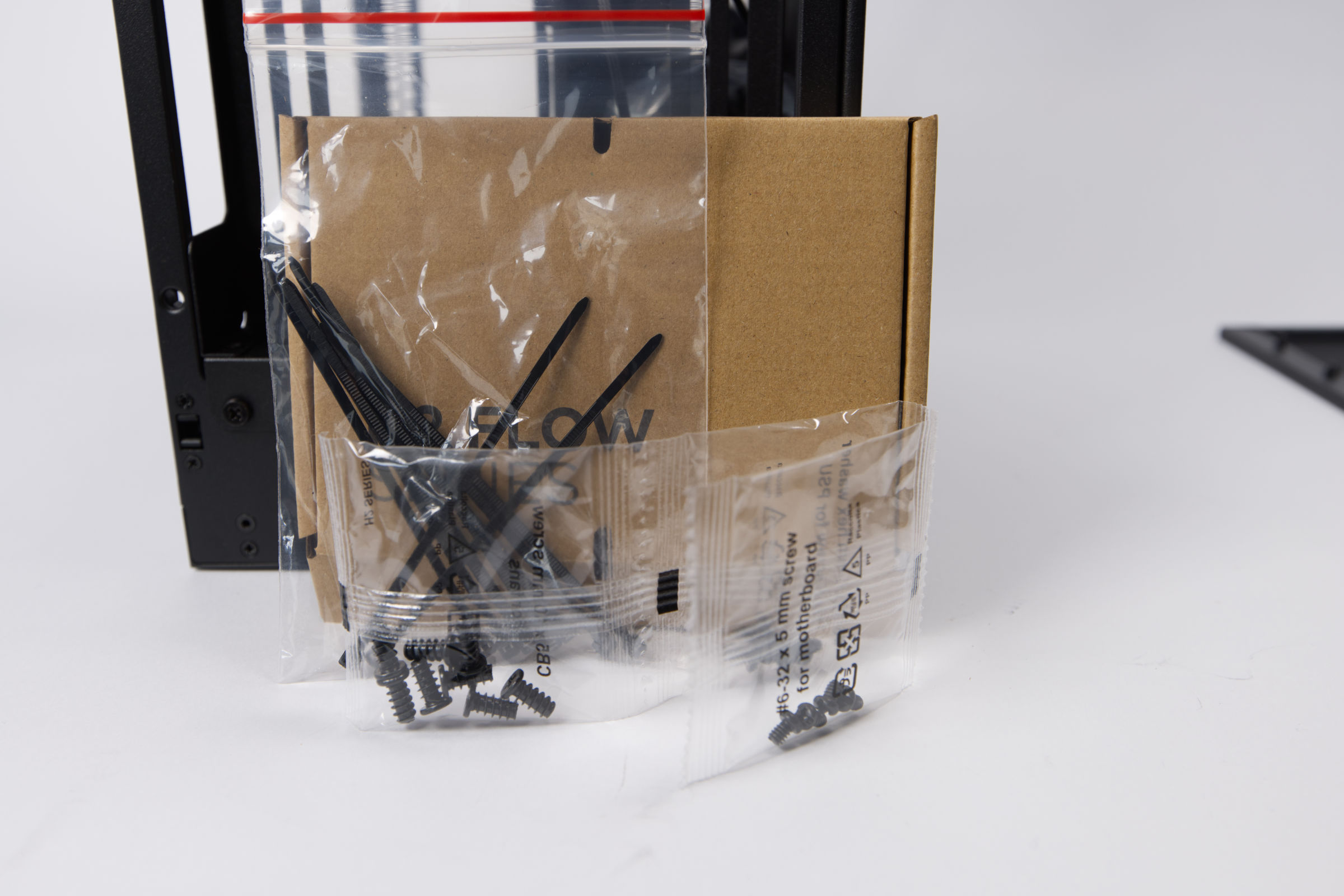 NZXT H2 Flow Lieferumfang