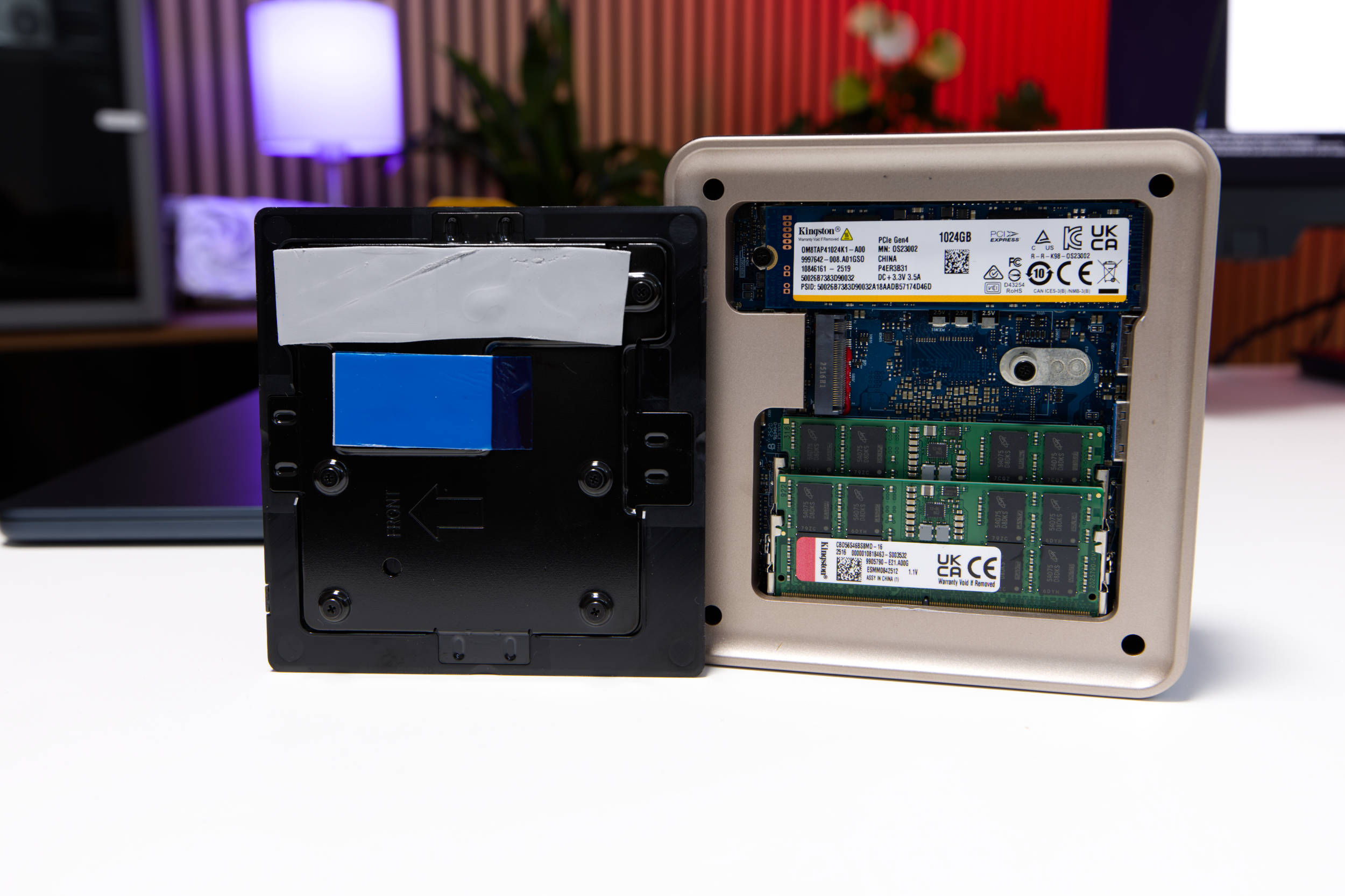 Sapphire EDGE AI oben offener Deckel Sapphire EDGE AI oben offener Deckel