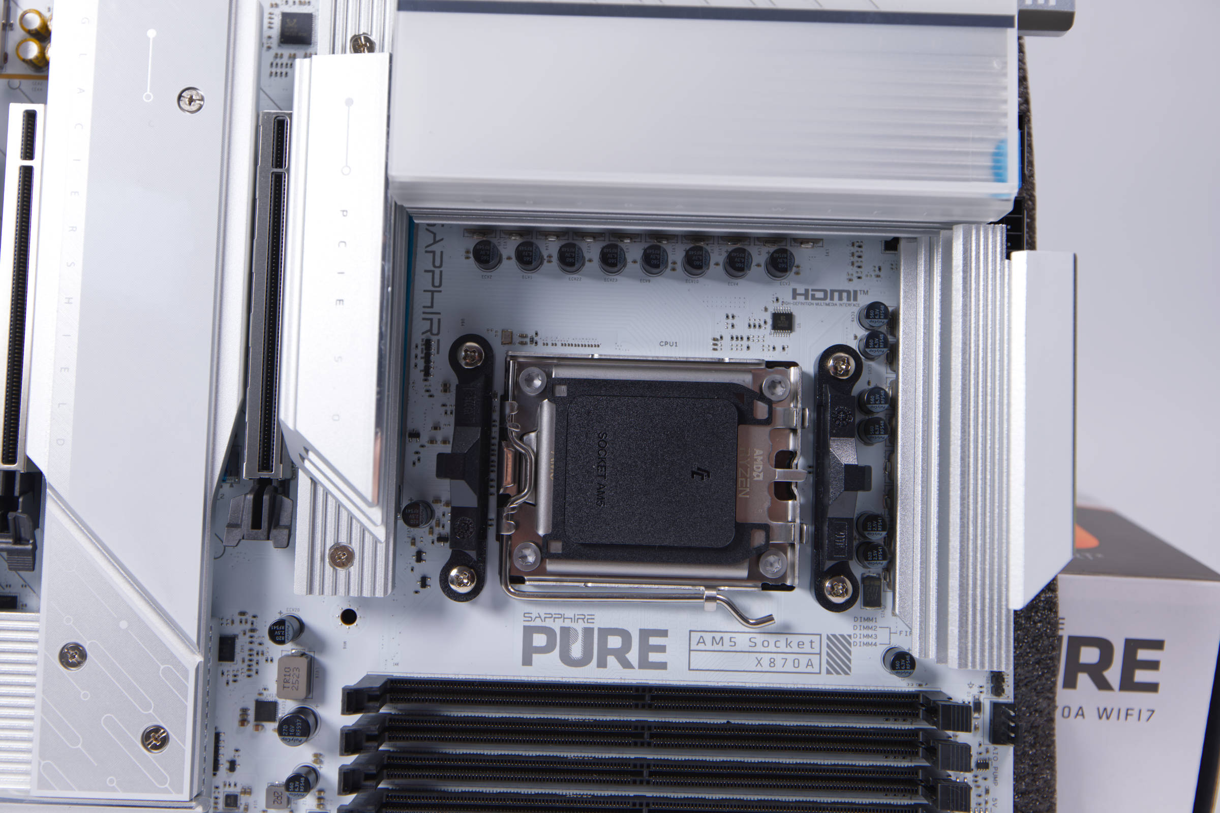Sapphire PURE X8709A WIFI 7 Sockel AM5
