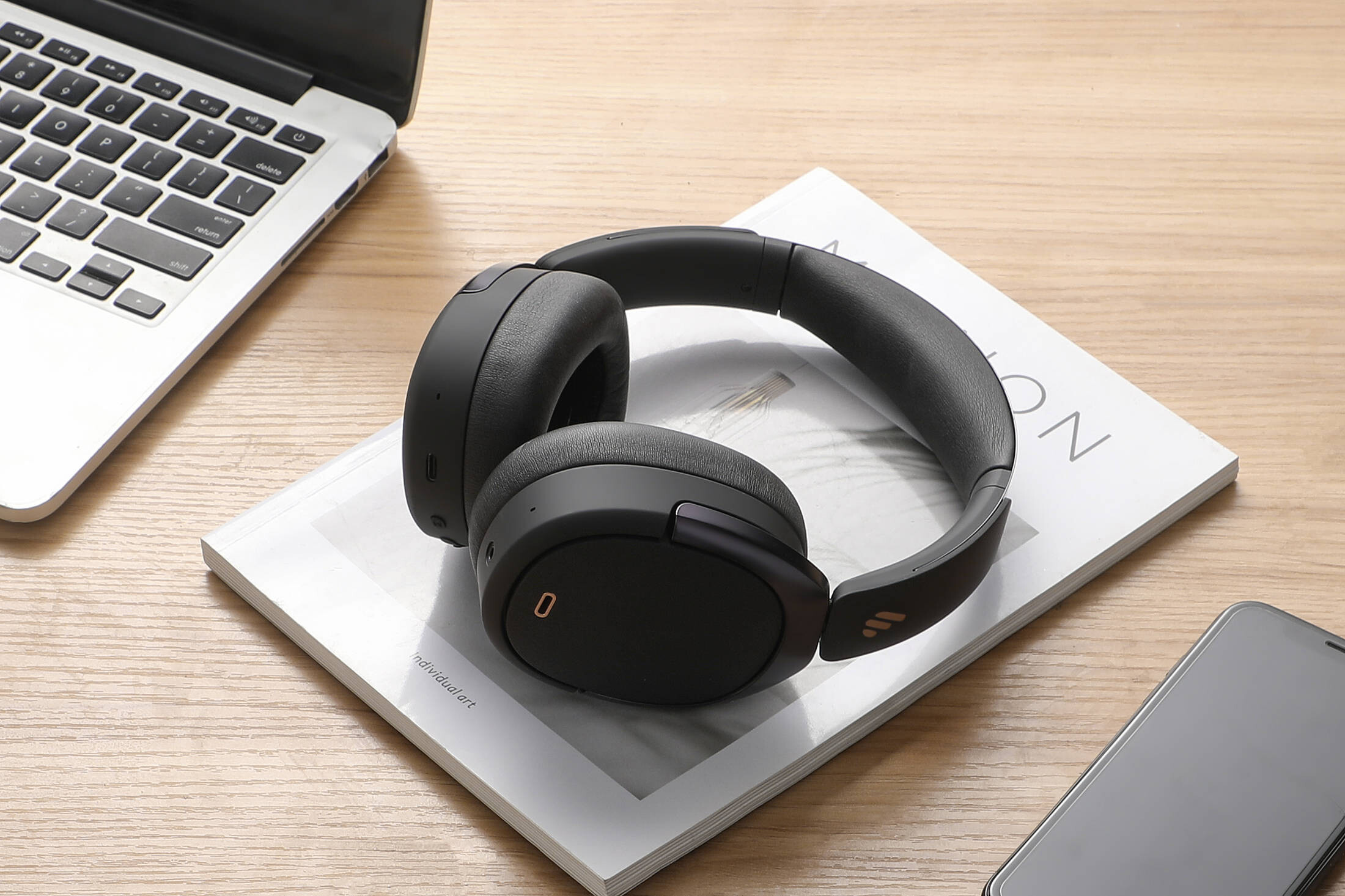 Edifier WH950NB Over Ear Kopfhörer  Bild © Edifier