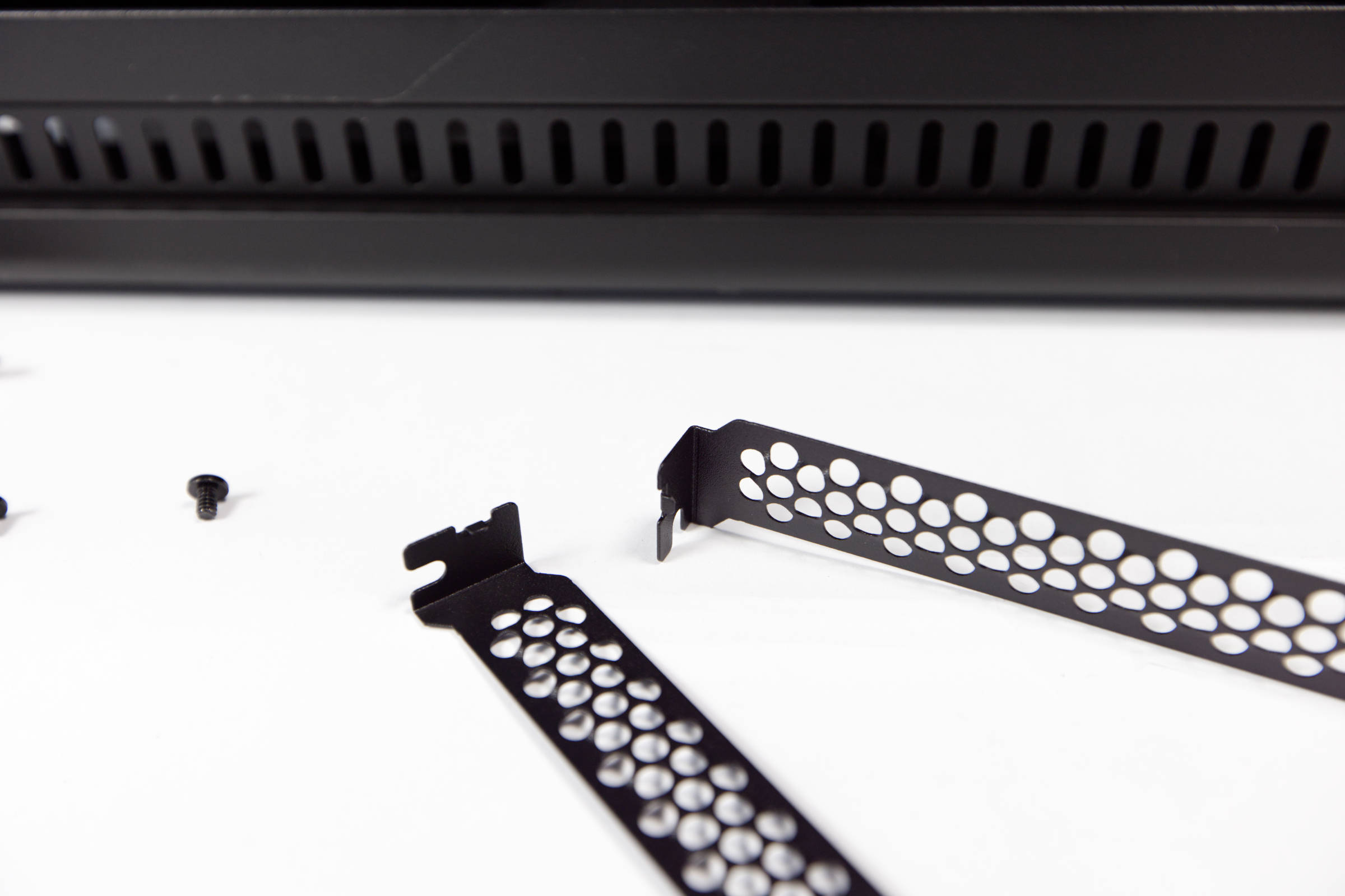 ASUS ProArt PA602 Wood Edition Slotblende