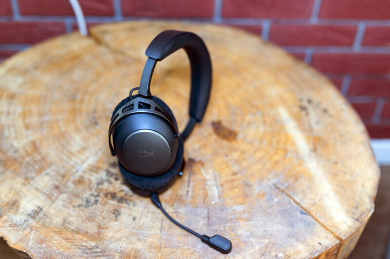HyperX Cloud Alpha2 Wireless Overall View 2 HyperX Cloud Alpha2 Wireless Overall View 2
