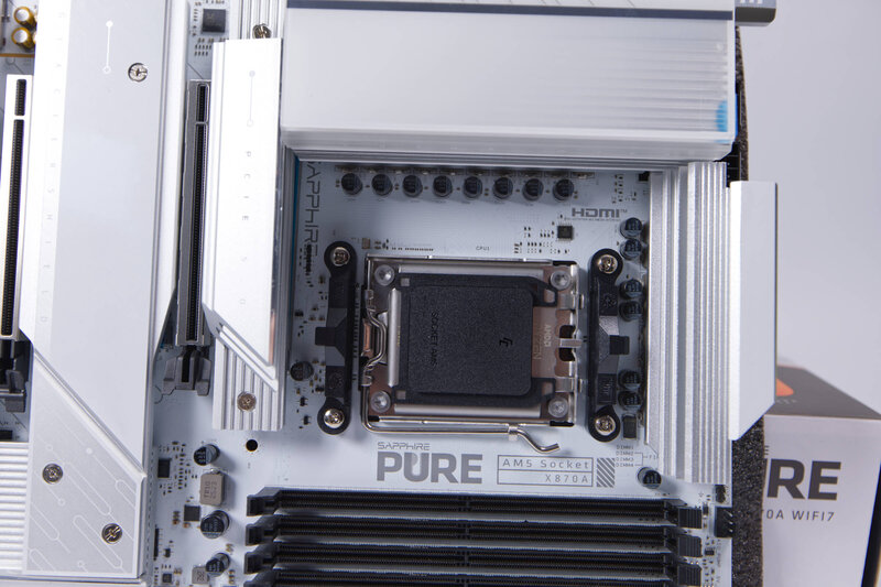 Sapphire PURE X8709A WIFI 7 Sockel AM5 Sapphire PURE X8709A WIFI 7 Sockel AM5