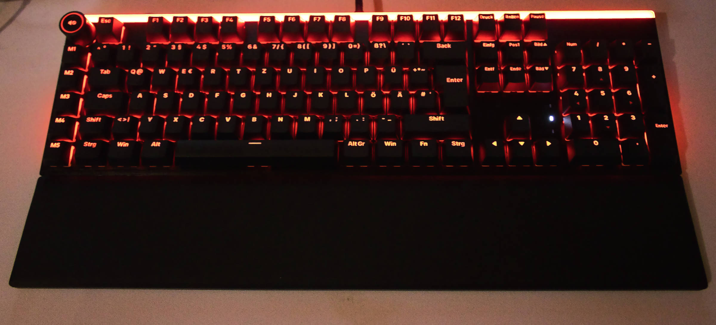 be quiet Light Mount Keyboard rot beleuchtet be quiet Light Mount Keyboard rot beleuchtet