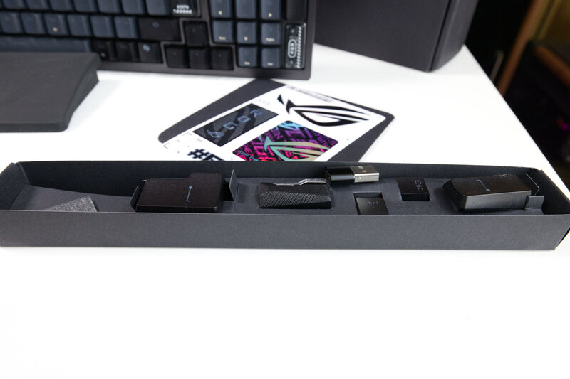 ASUS ROG Azoth 96 HE Zubehörbox ASUS ROG Azoth 96 HE Zubehörbox