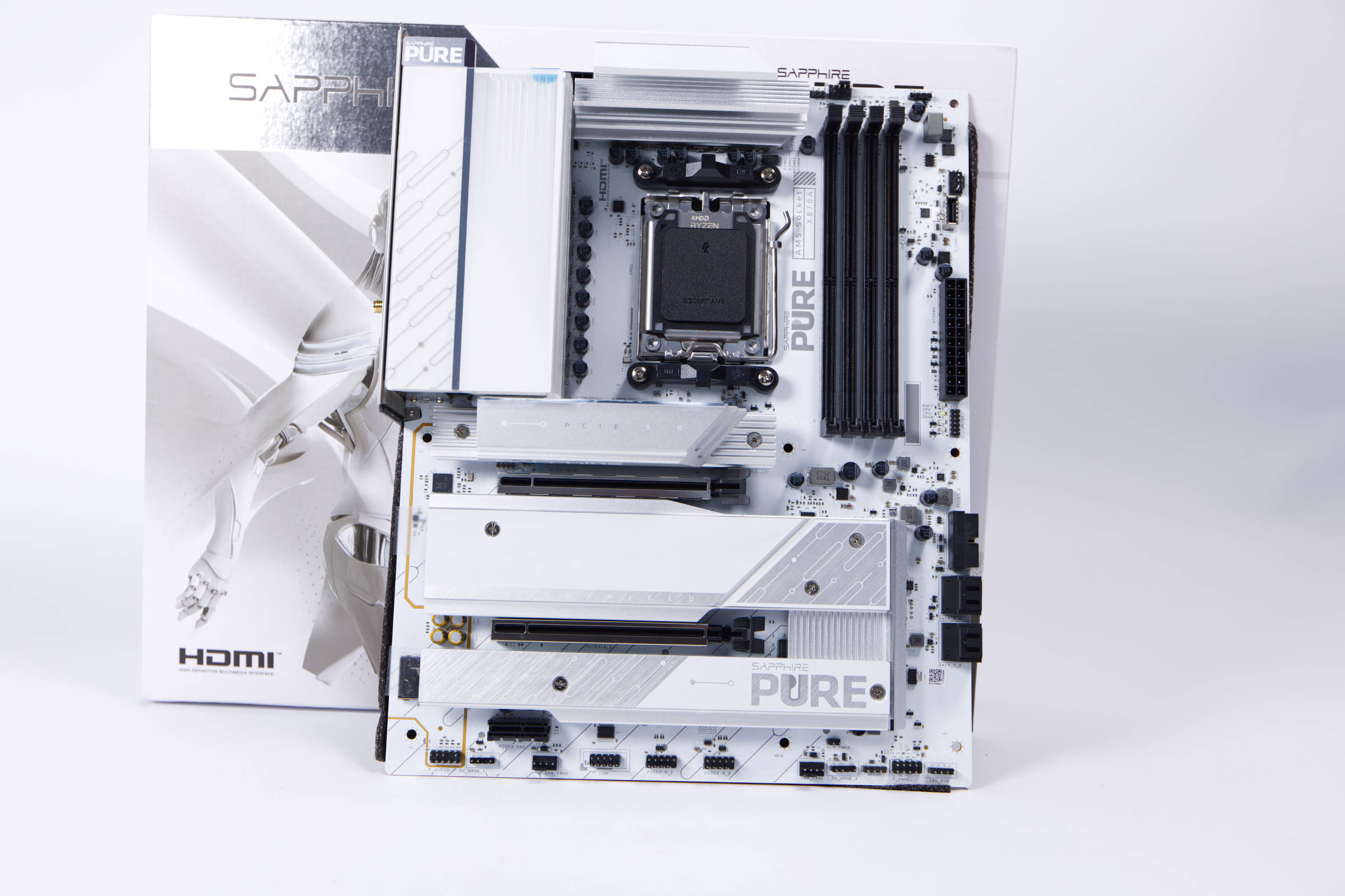 Sapphire PURE X8709A WIFI 7 Test Review  Bild © PCMasters.de