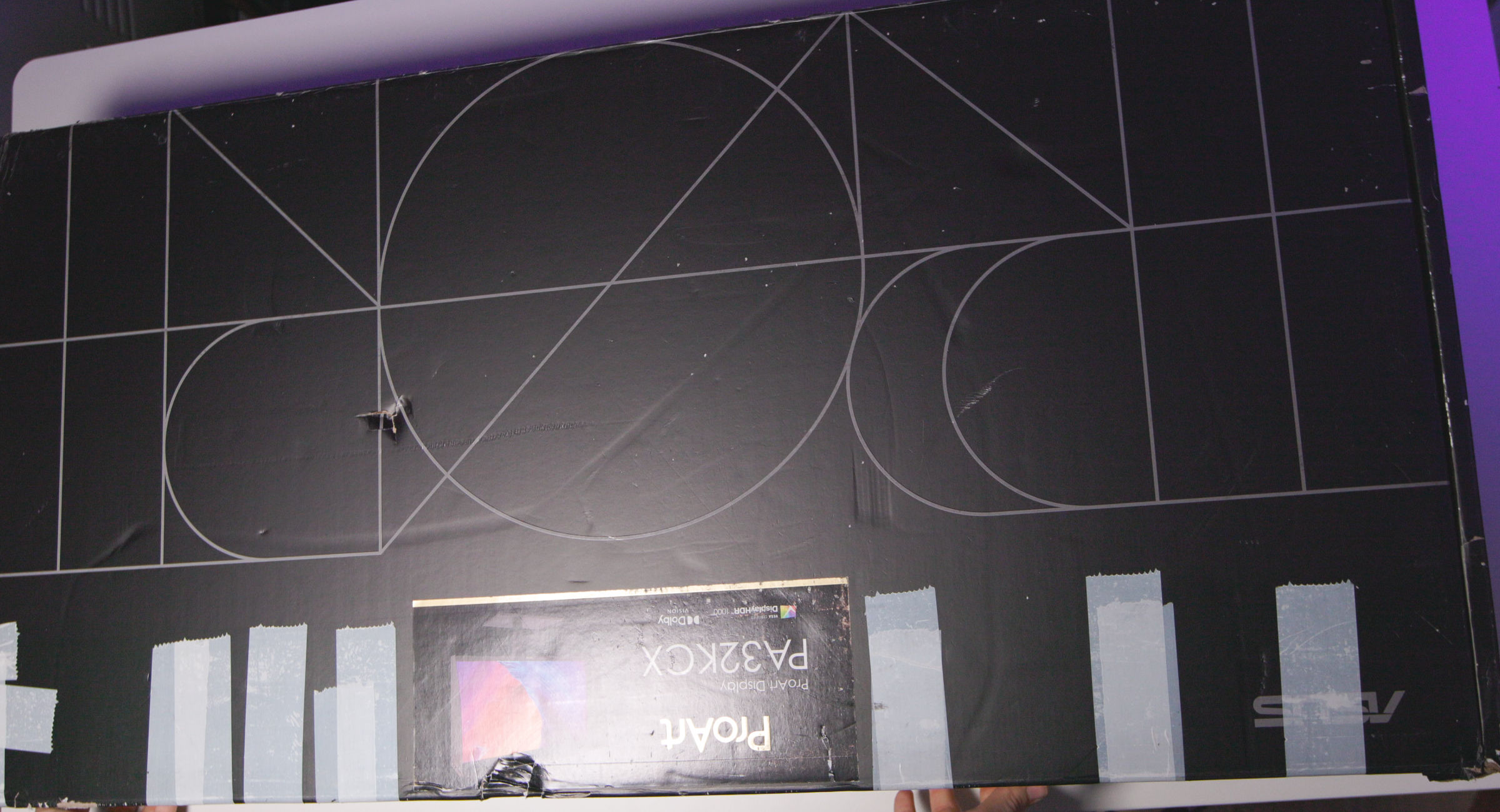 ASUS ProArt Display PA32KCX Verpackung