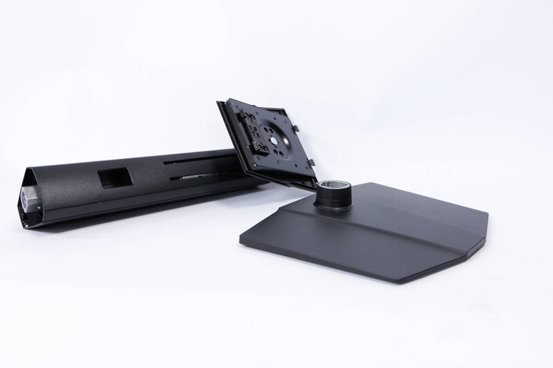 MSI MAG 321UP QD OLED Fussaufbau 1 MSI MAG 321UP QD OLED Fussaufbau 1