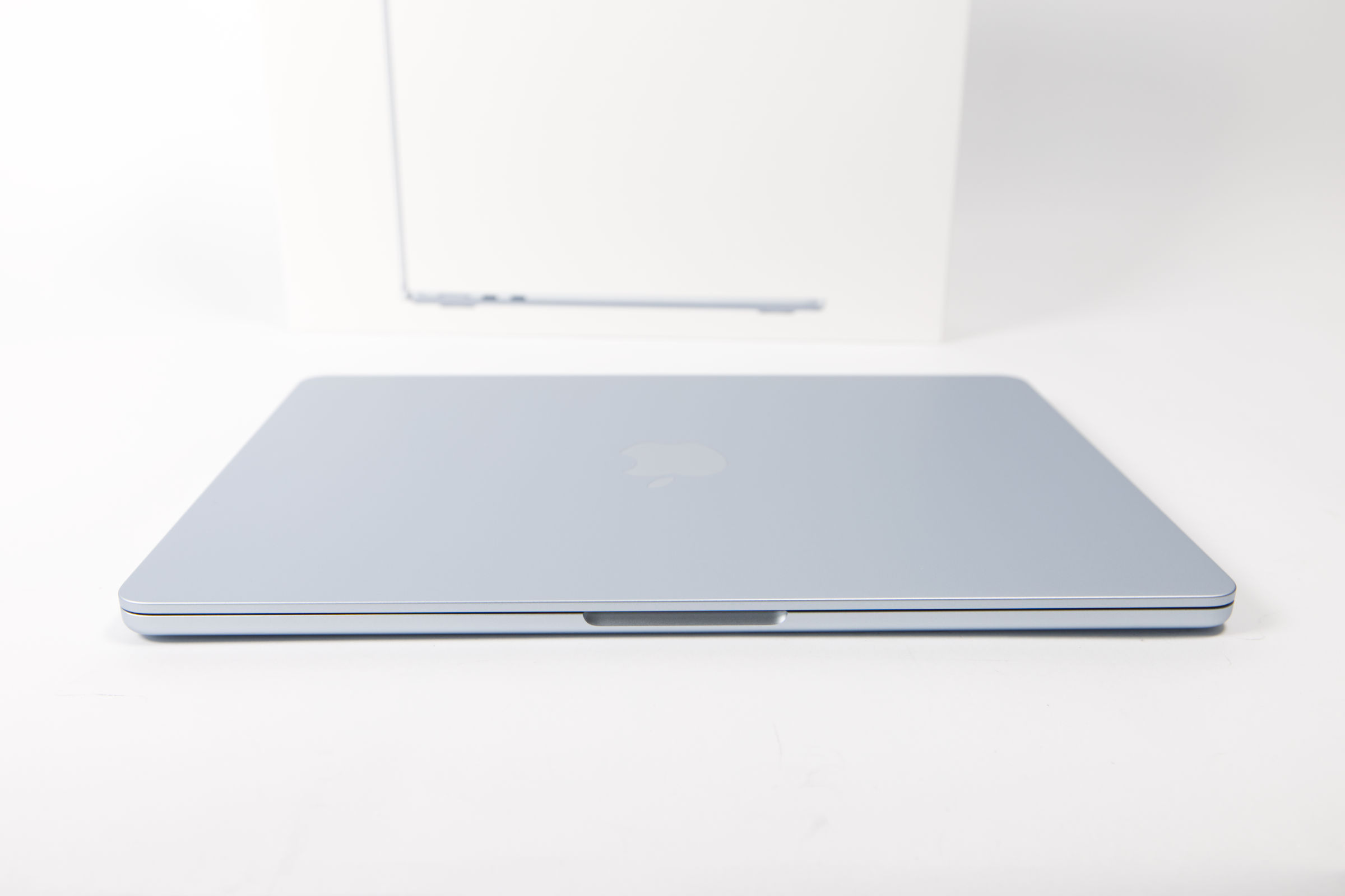 Apple MacBook Air 13 M5 Front Apple MacBook Air 13 M5 Front