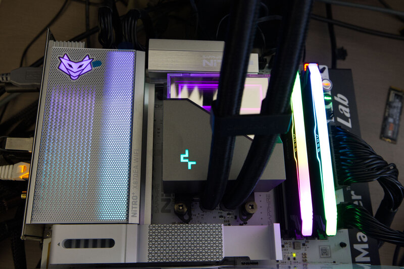 Sapphire Nitro X870EA PhantomLink Polar ARGB Sapphire Nitro X870EA PhantomLink Polar ARGB