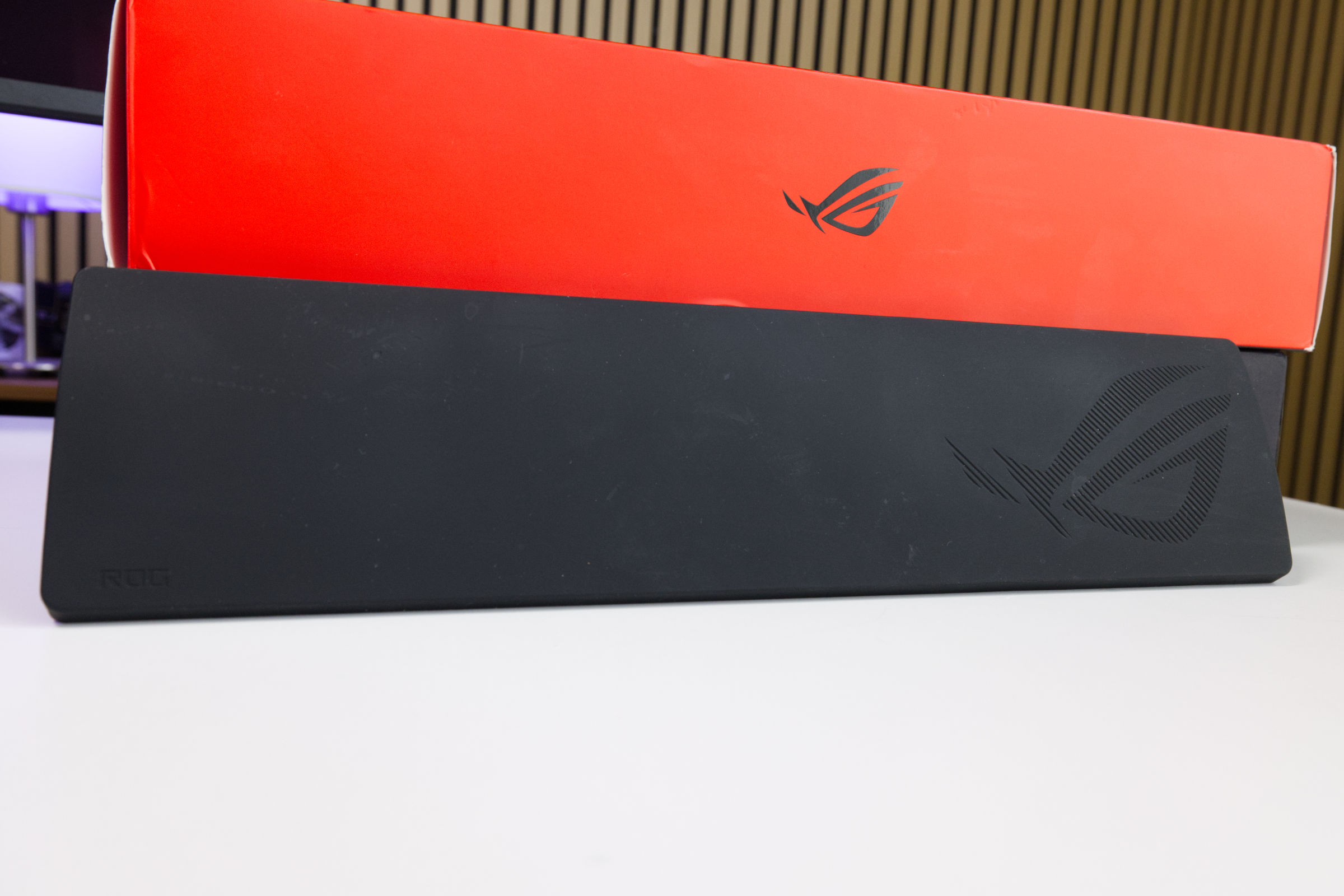 ASUS ROG Azoth 96 HE Handballenauflage