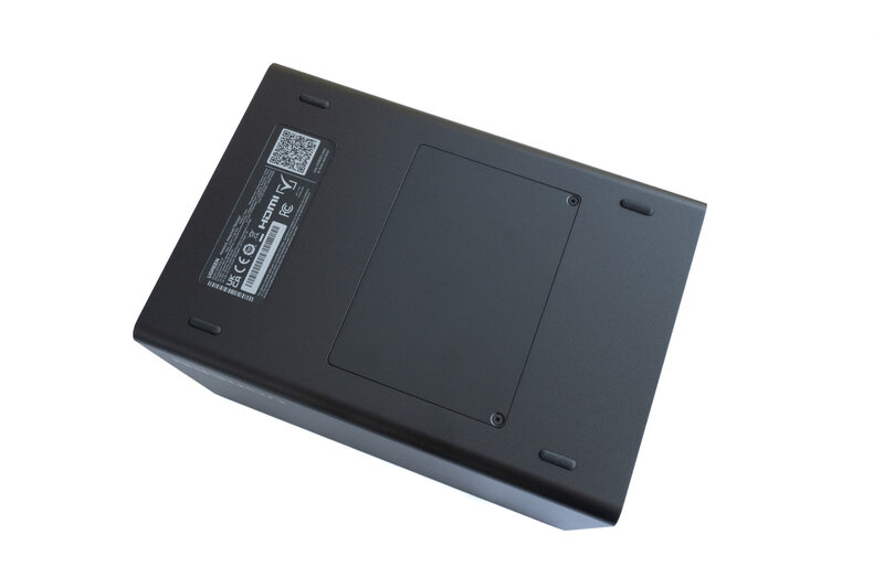 UGREEN DXP4800 GT Unterseite