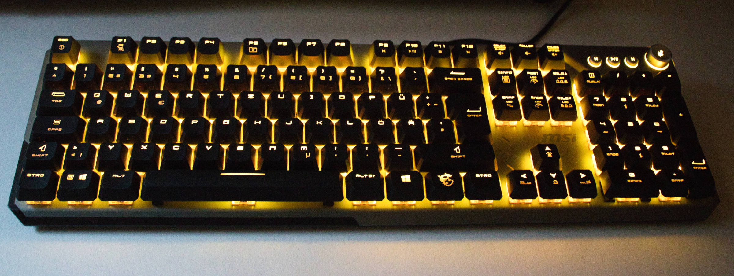 MSI Strike 600 Farbe Gelb