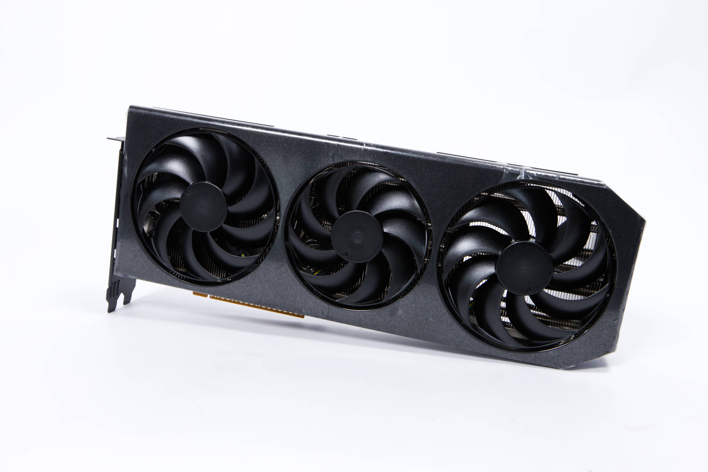PowerColor Radeon RX 9070 Hellhound mit Schutzfolie