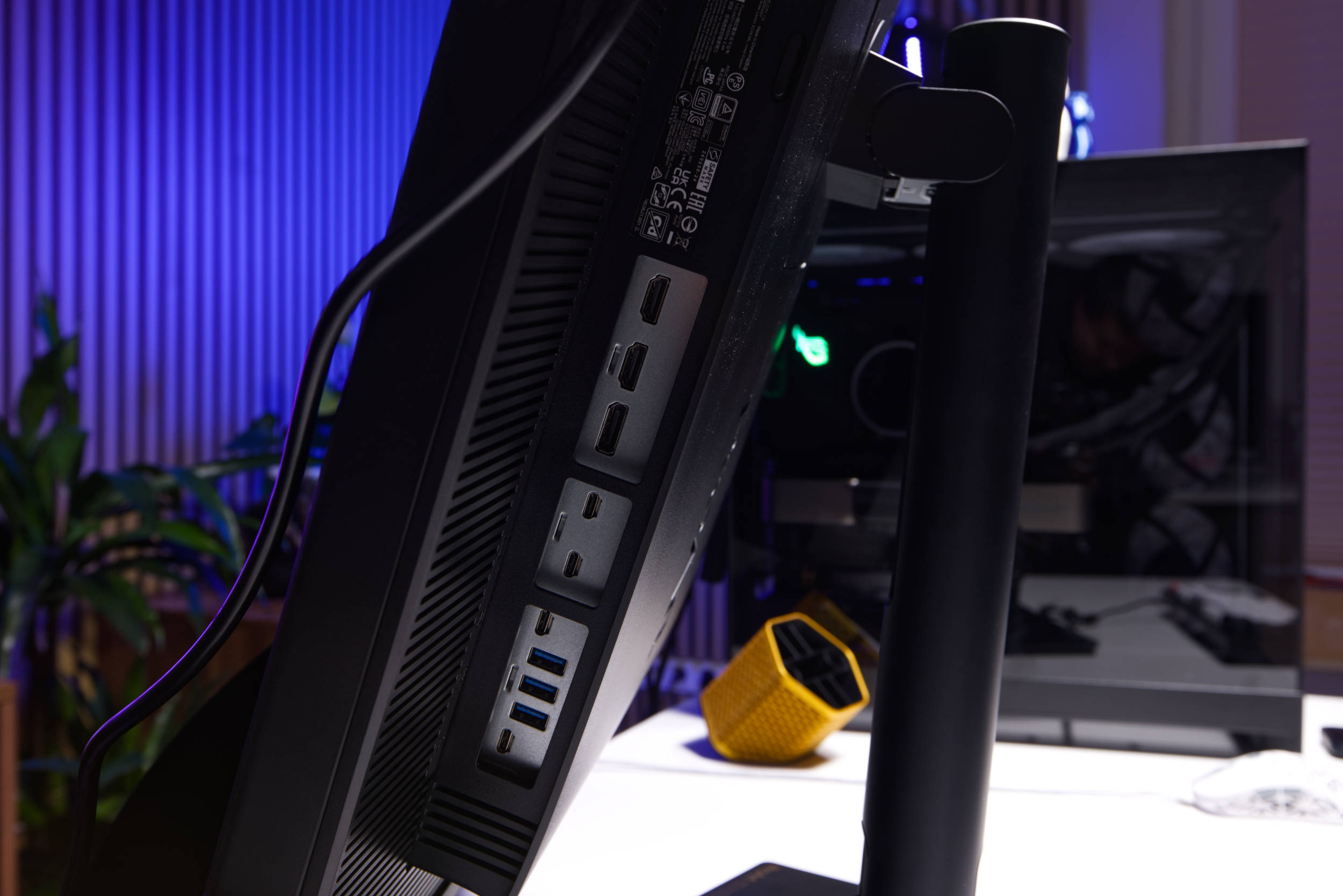 ASUS ProArt Display PA32KCX Anschlüsse