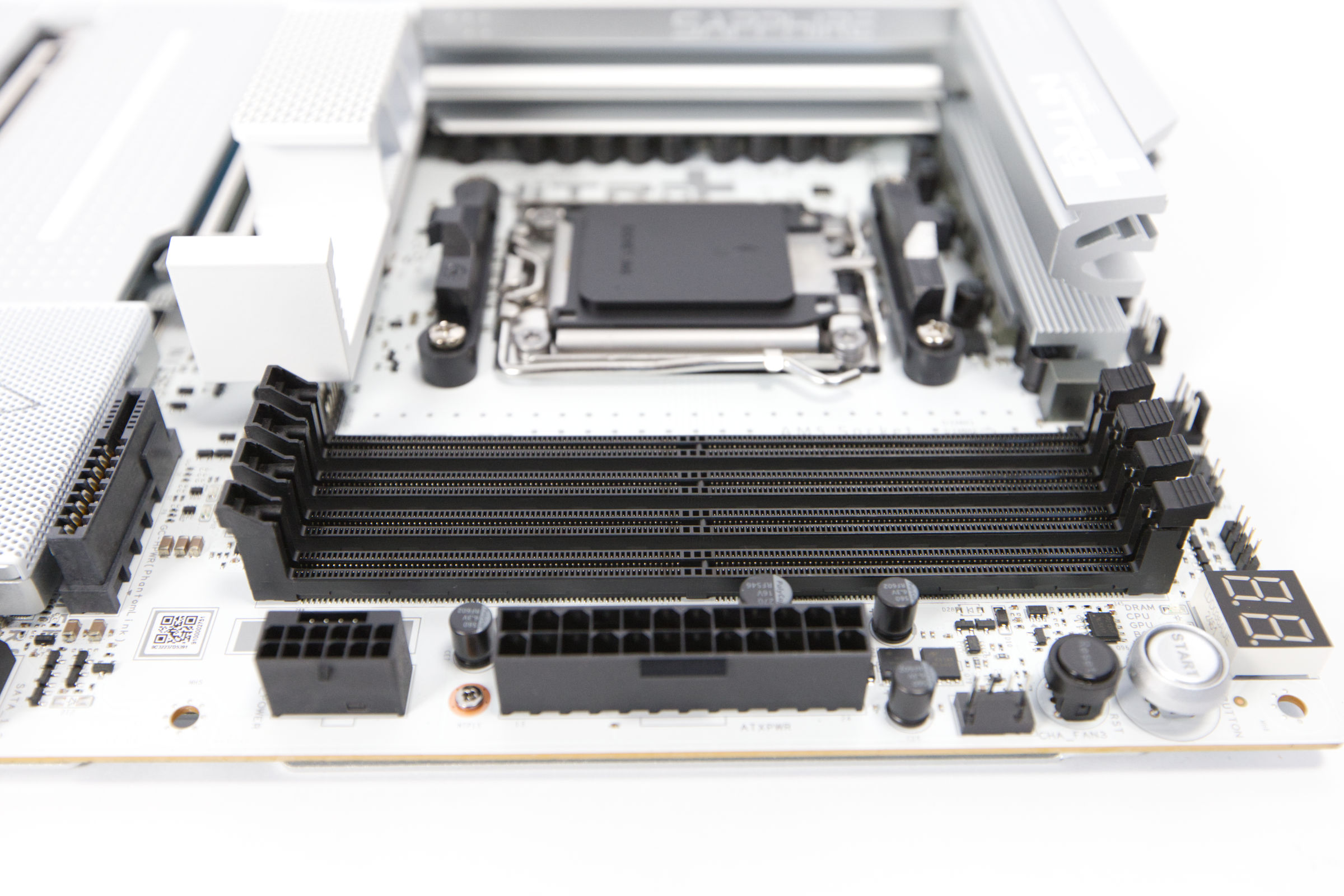 Sapphire Nitro X870EA PhantomLink Polar DDR5 DIMM Sapphire Nitro X870EA PhantomLink Polar DDR5 DIMM