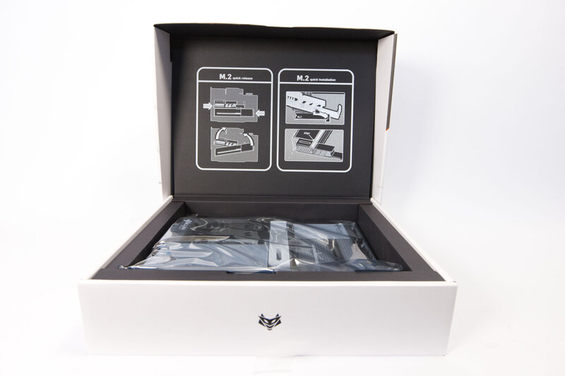 Sapphire Nitro X870EA PhantomLink Polar Verpackung innen Sapphire Nitro X870EA PhantomLink Polar Verpackung innen