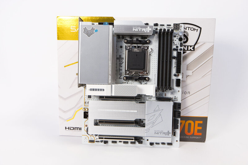 Sapphire Nitro X870EA PhantomLink Polar Mainboard Test Sapphire Nitro X870EA PhantomLink Polar Mainboard Test