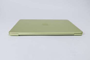 Apple MacBook Neo geschlossen