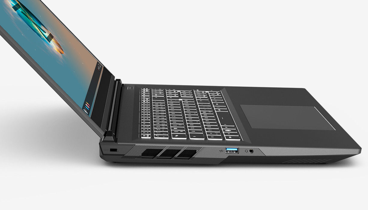 TUXEDO Gemini 17 Anschlüsse