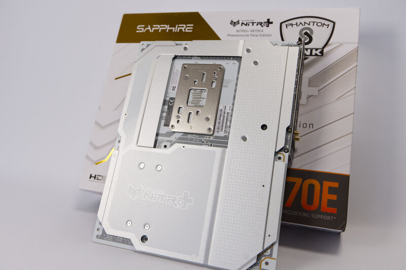 Sapphire Nitro X870EA PhantomLink Polar Rückseite Sapphire Nitro X870EA PhantomLink Polar Rückseite