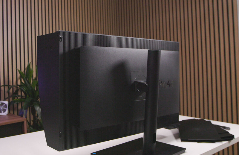 ASUS ProArt Display PA32KCX Rückseite ASUS ProArt Display PA32KCX Rückseite