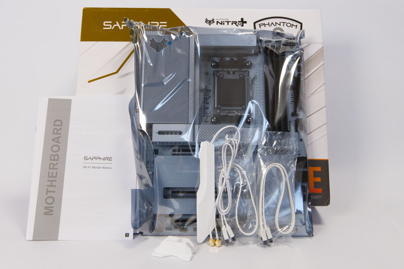 Sapphire Nitro X870EA PhantomLink Polar Lieferumfang Sapphire Nitro X870EA PhantomLink Polar Lieferumfang
