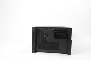 NZXT H2 Flow Unterseite NZXT H2 Flow Unterseite