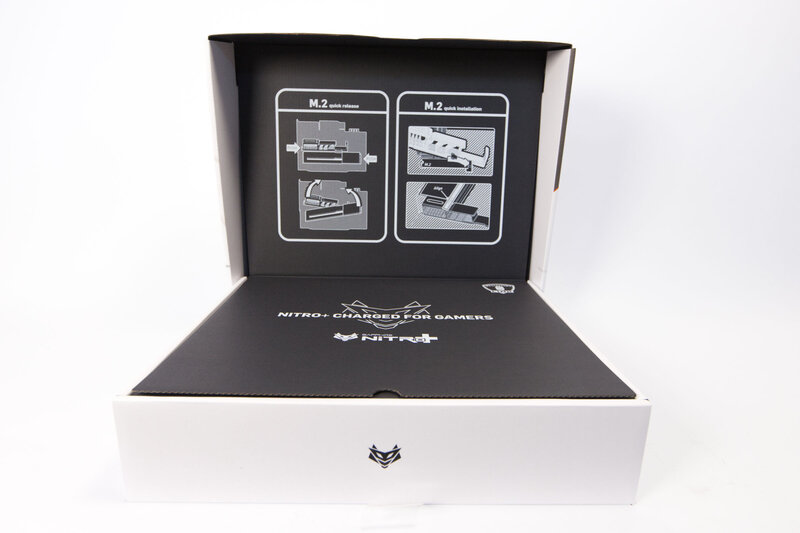 Sapphire Nitro X870EA PhantomLink Polar Verpackung offen Sapphire Nitro X870EA PhantomLink Polar Verpackung offen