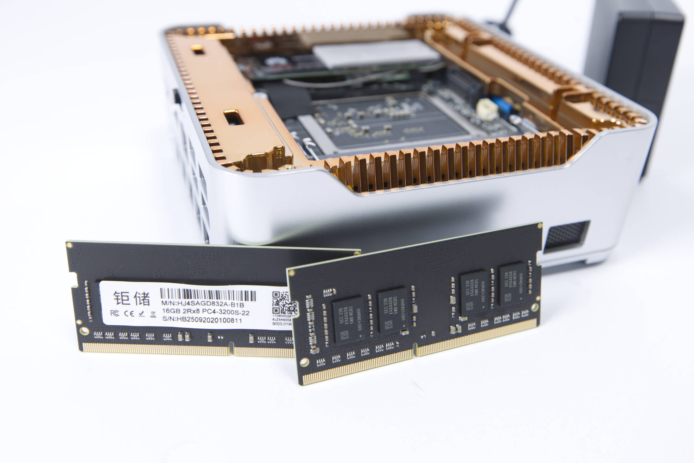 NiPoGi H2 Hyper HOGE 32 GB DDR4 RAM HJ4SAGD832A B1B