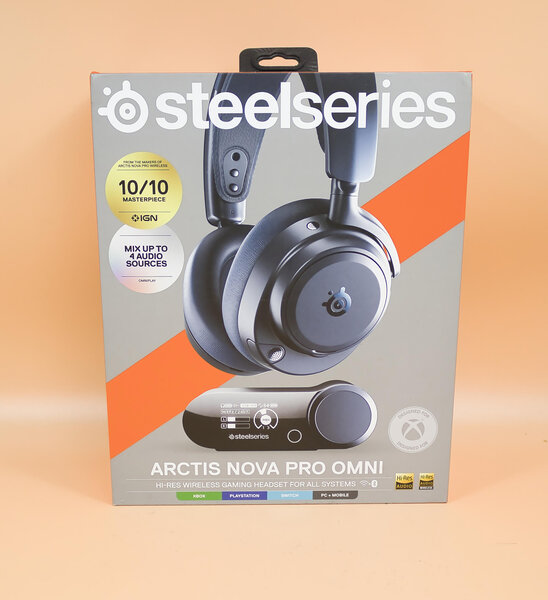 SteelSeries Arctis Nova Pro Omni Verpackung Front SteelSeries Arctis Nova Pro Omni Verpackung Front