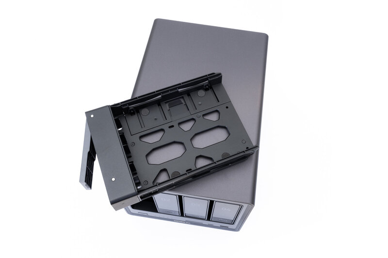 UGREEN DXP4800 Pro Tray UGREEN DXP4800 Pro Tray