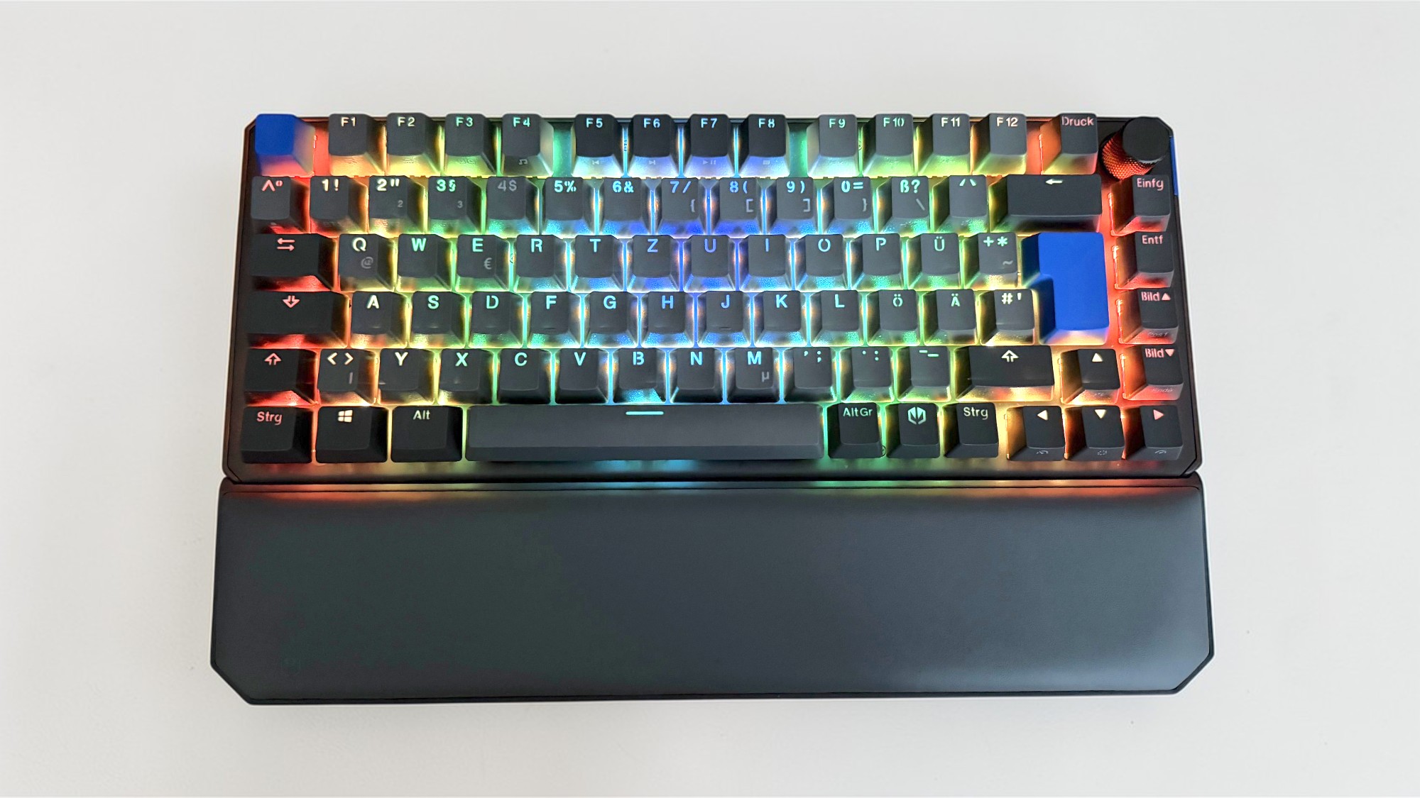 IMG 0133ENDORFY Thock V2 75 Wireless Beleuchtung