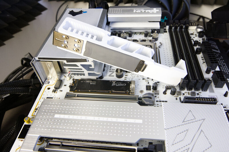 Sapphire Nitro X870EA PhantomLink Polar PCIe 5 NVMe Sapphire Nitro X870EA PhantomLink Polar PCIe 5 NVMe
