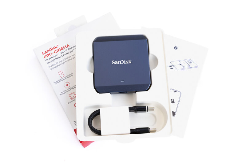 SanDisk PRO CINEMA CFexpress Type B Recorder Verpackung Inhalt SanDisk PRO CINEMA CFexpress Type B Recorder Verpackung Inhalt