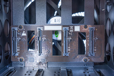 UGREEN DXP4800 Pro SATA Anschlüsse