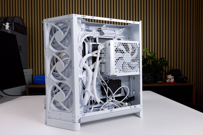 NZXT H6 RGB Kabelführung Rückseite NZXT H6 RGB Kabelführung Rückseite