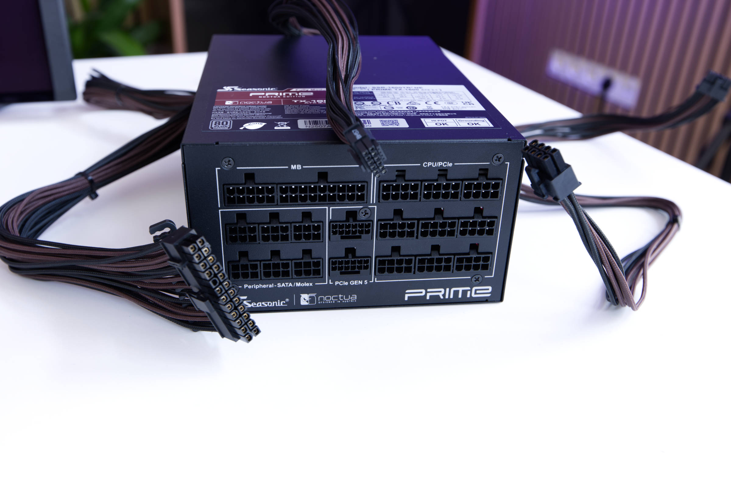 Seasonic Prime TX 1600 Noctua Edition Anschlüsse Seasonic Prime TX 1600 Noctua Edition Anschlüsse