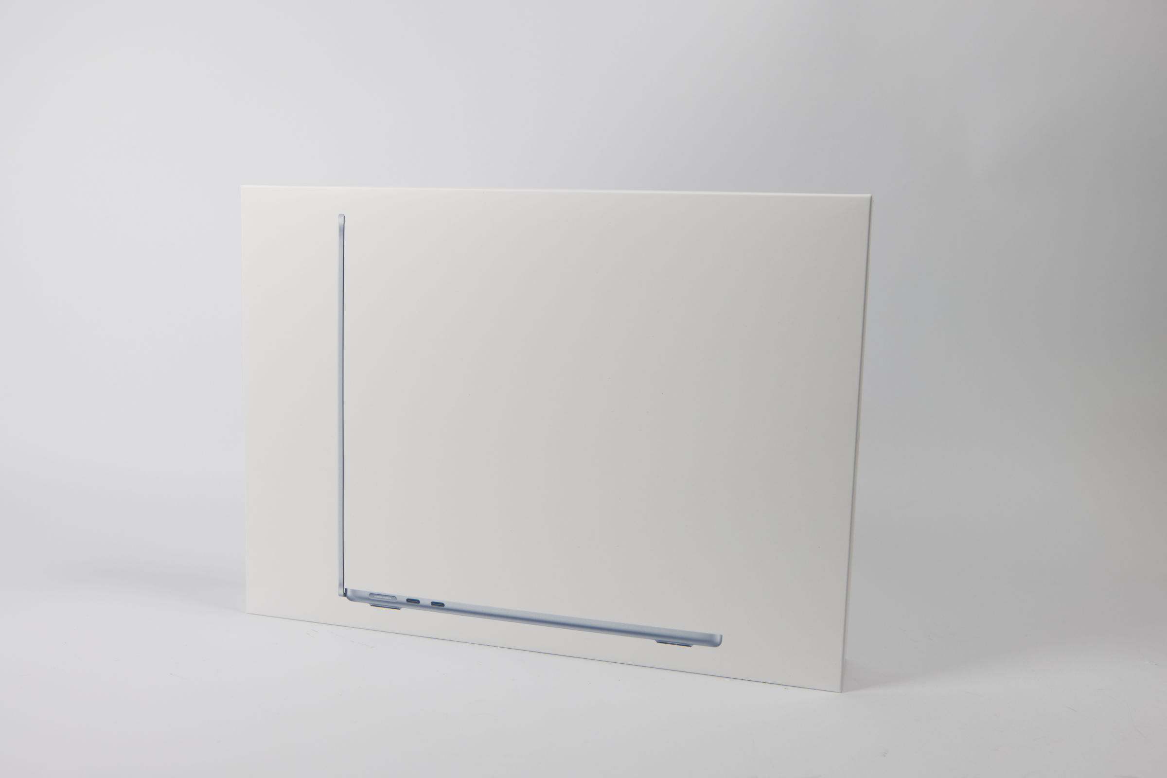 Apple MacBook Air 13 M5 Außenverpackung Apple MacBook Air 13 M5 Außenverpackung