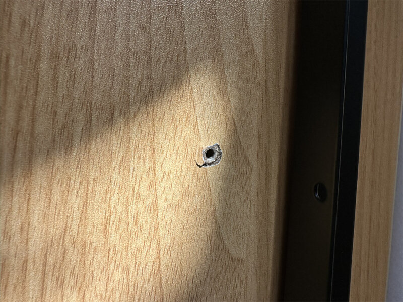Flexispot E7 Pro 2026 020 Aufgeplatztes Laminat