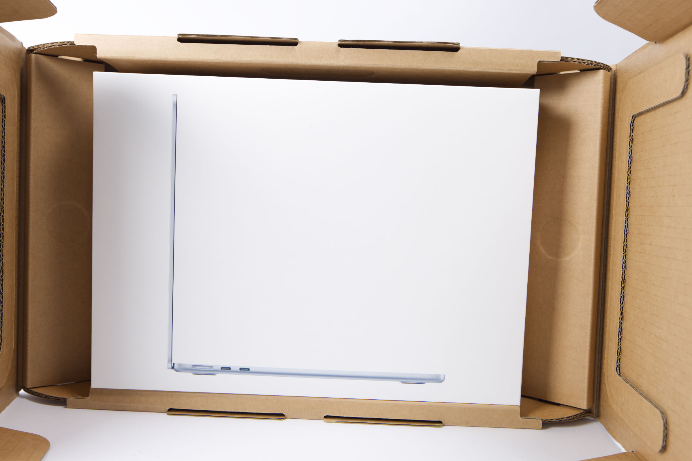 Apple MacBook Air 13 M5 Verpackung Apple MacBook Air 13 M5 Verpackung
