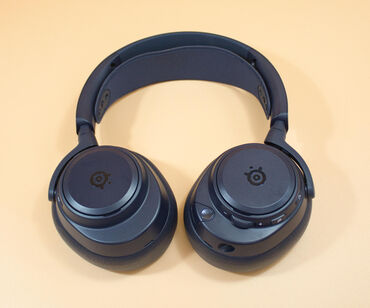 SteelSeries Arctis Nova Pro Omni Ohrmuscheln außen SteelSeries Arctis Nova Pro Omni Ohrmuscheln außen