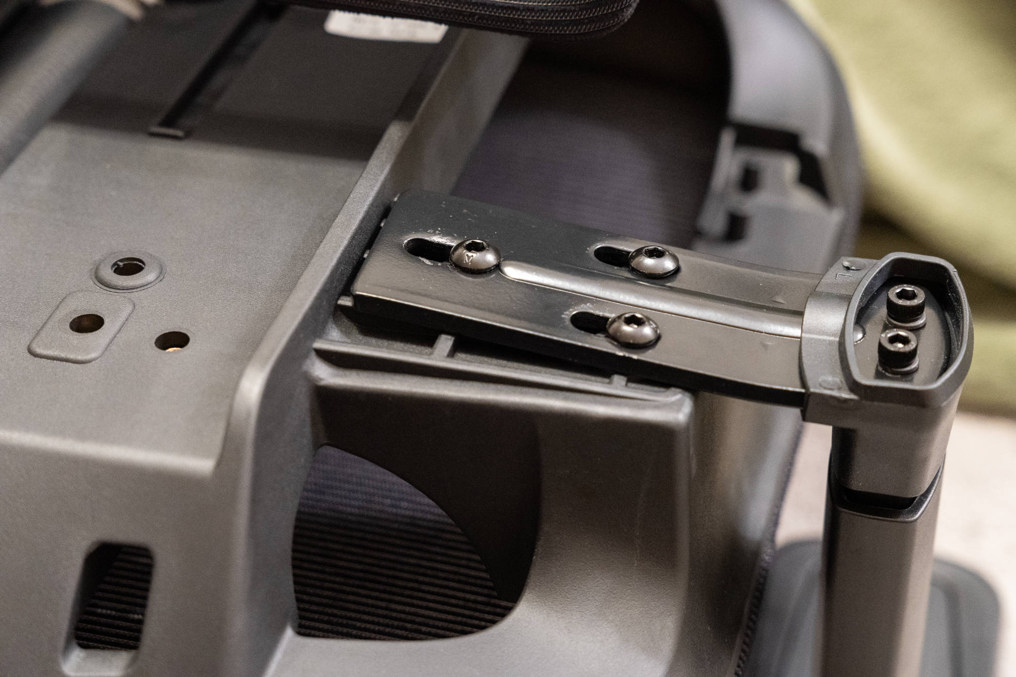 Flexispot C7 Montage der Armlehnen Flexispot C7 Montage der Armlehnen