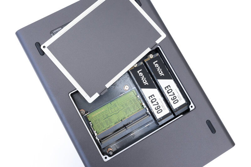 UGREEN DXP4800 Pro vollbestückte NVMe Steckplätze UGREEN DXP4800 Pro vollbestückte NVMe Steckplätze
