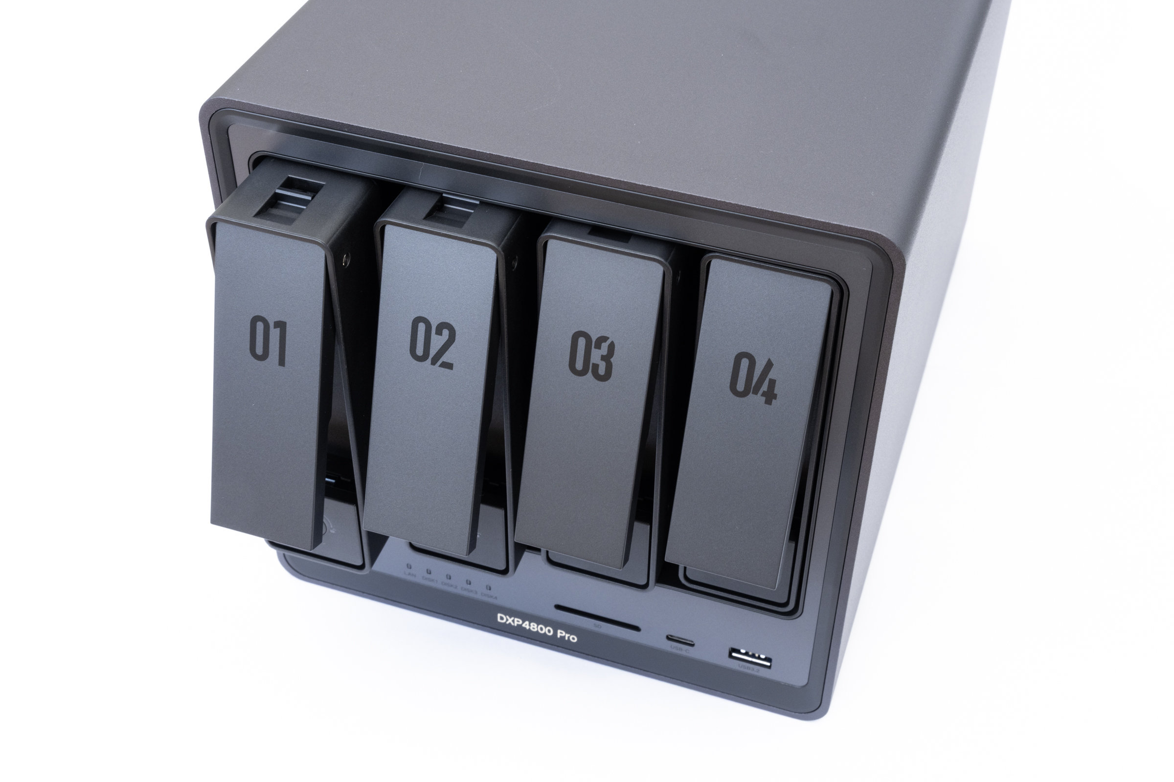 UGREEN DXP4800 Pro Trays Verriegelungen UGREEN DXP4800 Pro Trays Verriegelungen