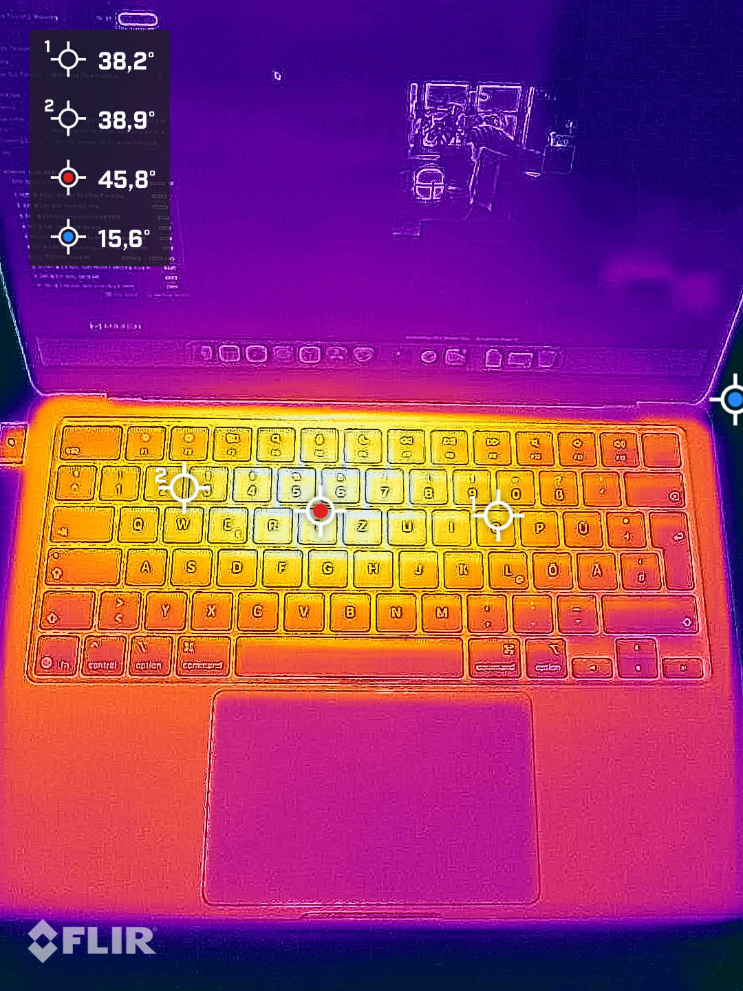Apple MacBook Air 13 M5 Wärmebildaufnahmen Apple MacBook Air 13 M5 Wärmebildaufnahmen