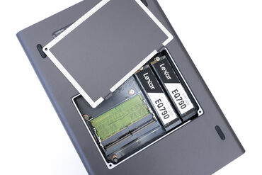 UGREEN DXP4800 Pro vollbestückte NVMe Steckplätze